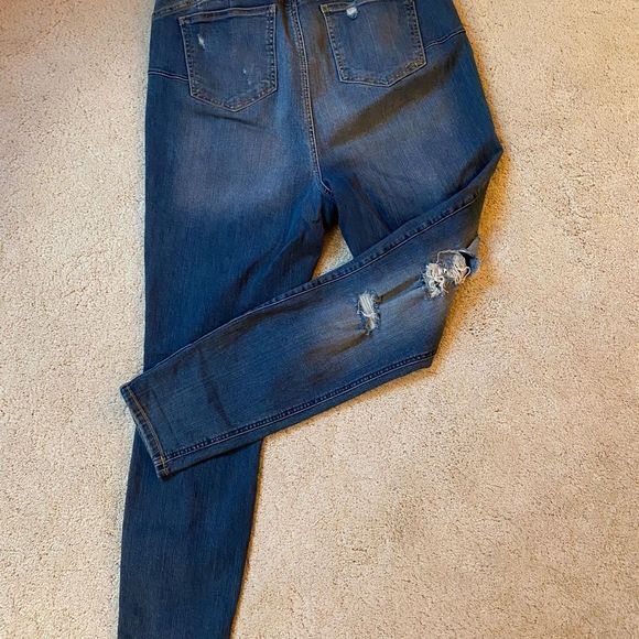 Torrid Premium Destroyed Bombshell Skinny Stretch Waist Jeans, Women's 18/28.5 - Picture 6 of 13